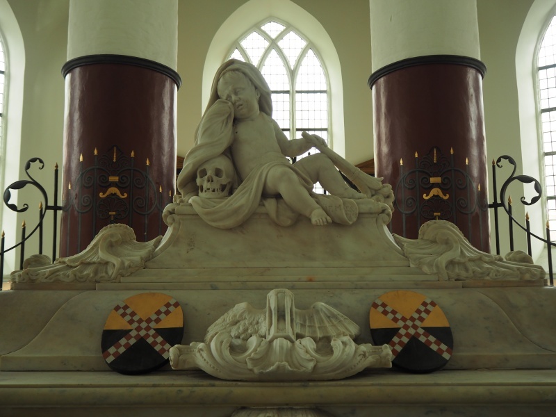 Culemborg - Laatste rustplaats van Catharina Alida van der Dussen
in het koor van de Barbarakerk.