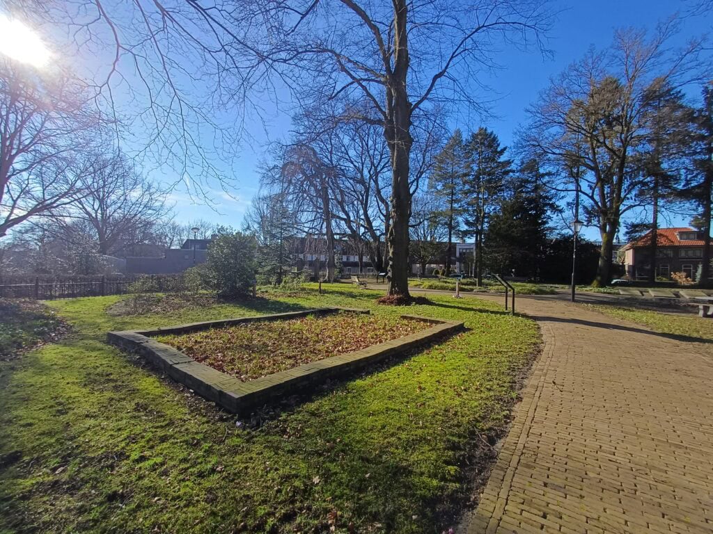 Veenendaal - Oude Begraafplaats fundamenten lijkenhuisje